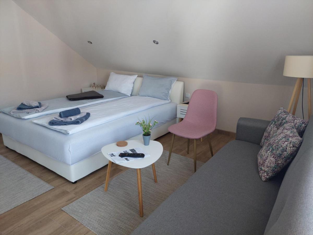 M Apartments โซโคบานยา ภายนอก รูปภาพ