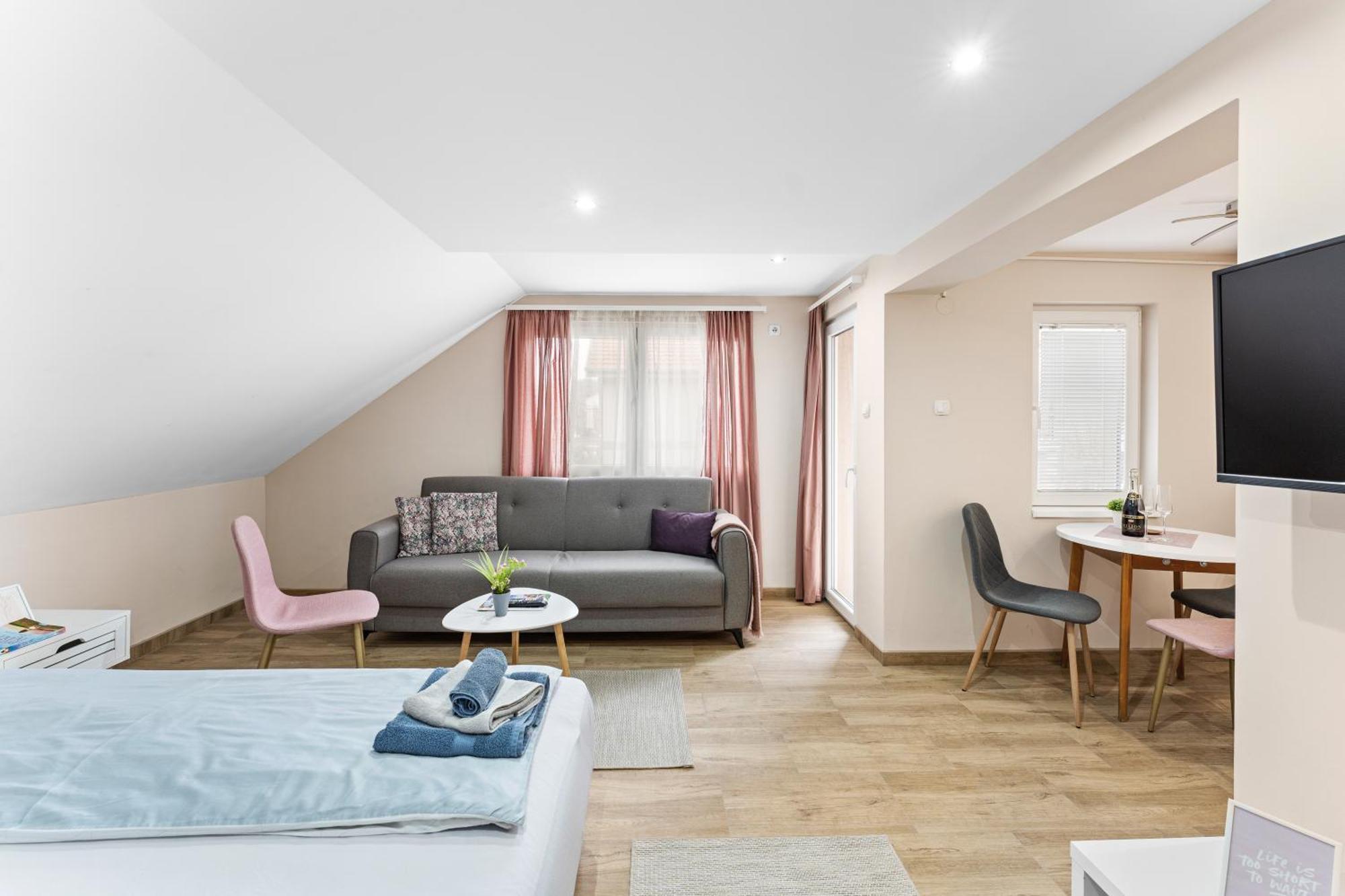 M Apartments โซโคบานยา ภายนอก รูปภาพ