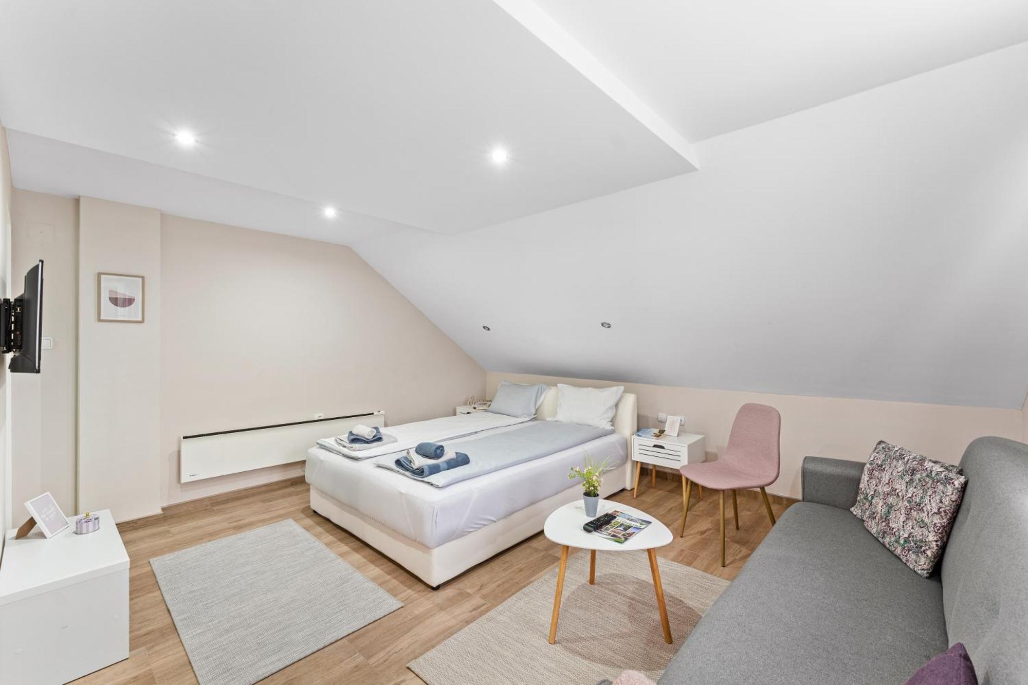 M Apartments โซโคบานยา ภายนอก รูปภาพ